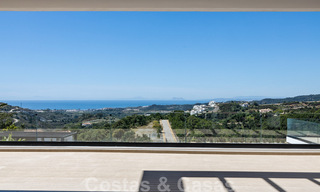 Designer villa te koop met panoramisch zeezicht in een prestigieus golfresort in Benahavis - Marbella 40951 