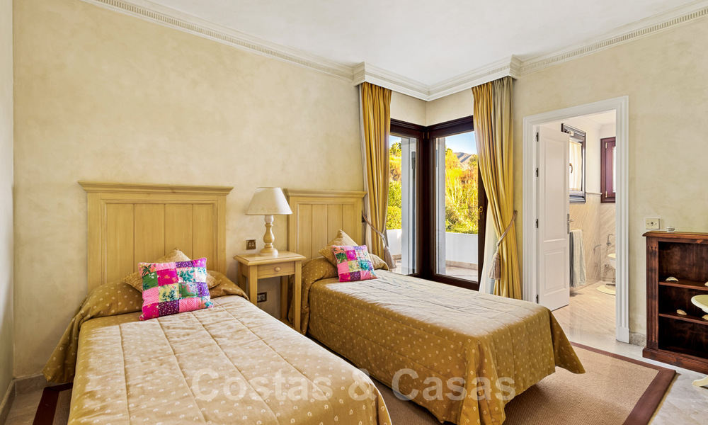 Luxe appartement te koop in een gated community en golf- en country Club vlak bij Marbella centrum 40960