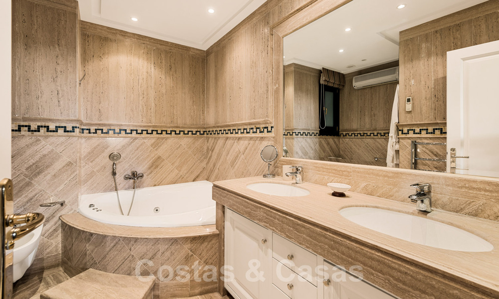 Luxe appartement te koop in een gated community en golf- en country Club vlak bij Marbella centrum 40965