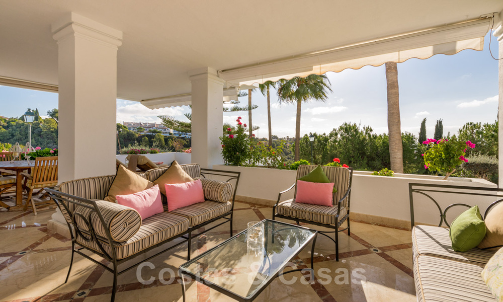 Luxe appartement te koop in een gated community en golf- en country Club vlak bij Marbella centrum 40976