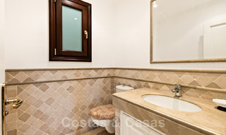 Luxe appartement te koop in een gated community en golf- en country Club vlak bij Marbella centrum 40984 