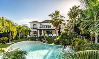 Eigentijdse, mediterrane luxevilla te koop in de golfvallei van Nueva Andalucia, Marbella 40986 