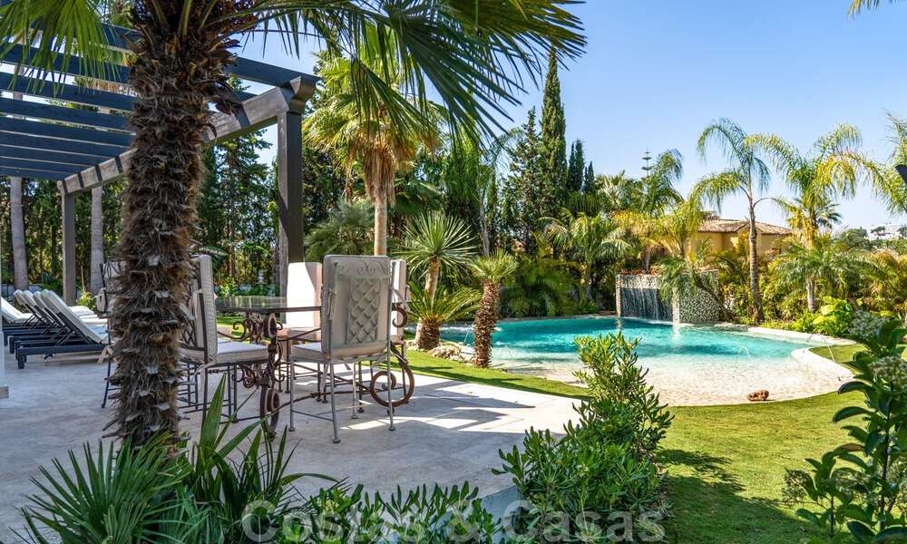 Eigentijdse, mediterrane luxevilla te koop in de golfvallei van Nueva Andalucia, Marbella 40991