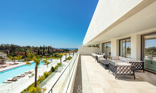 Luxueus, exclusief penthouse met enorm dakterras en eigen zwembad te koop in Marbella, Golden Mile 41105 