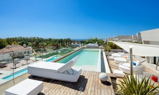 Luxueus, exclusief penthouse met enorm dakterras en eigen zwembad te koop in Marbella, Golden Mile 41106 