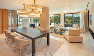 Luxueus, exclusief penthouse met enorm dakterras en eigen zwembad te koop in Marbella, Golden Mile 41110 