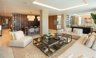 Luxueus, exclusief penthouse met enorm dakterras en eigen zwembad te koop in Marbella, Golden Mile 41111 