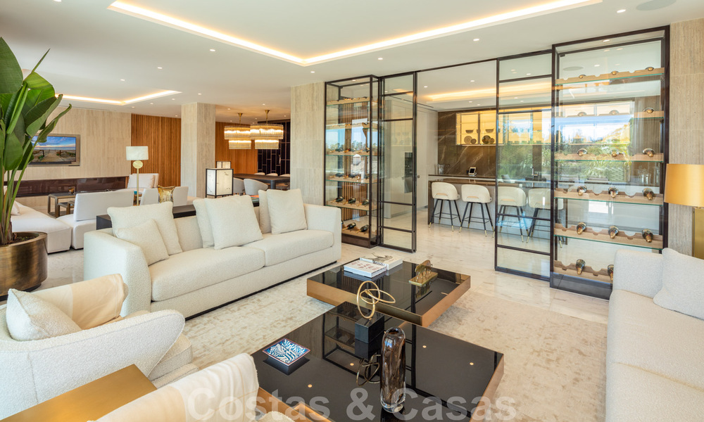 Luxueus, exclusief penthouse met enorm dakterras en eigen zwembad te koop in Marbella, Golden Mile 41114