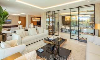 Luxueus, exclusief penthouse met enorm dakterras en eigen zwembad te koop in Marbella, Golden Mile 41114 