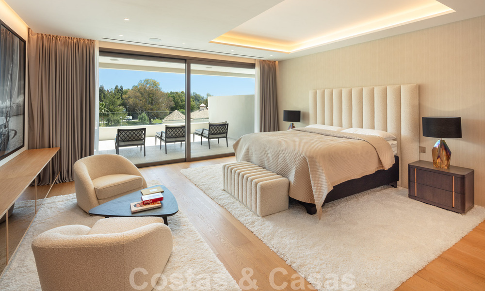 Luxueus, exclusief penthouse met enorm dakterras en eigen zwembad te koop in Marbella, Golden Mile 41119
