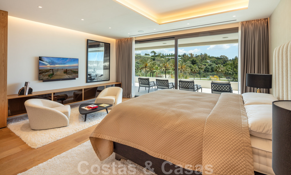 Luxueus, exclusief penthouse met enorm dakterras en eigen zwembad te koop in Marbella, Golden Mile 41121