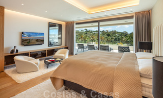 Luxueus, exclusief penthouse met enorm dakterras en eigen zwembad te koop in Marbella, Golden Mile 41121 