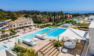 Luxueus, exclusief penthouse met enorm dakterras en eigen zwembad te koop in Marbella, Golden Mile 41130 