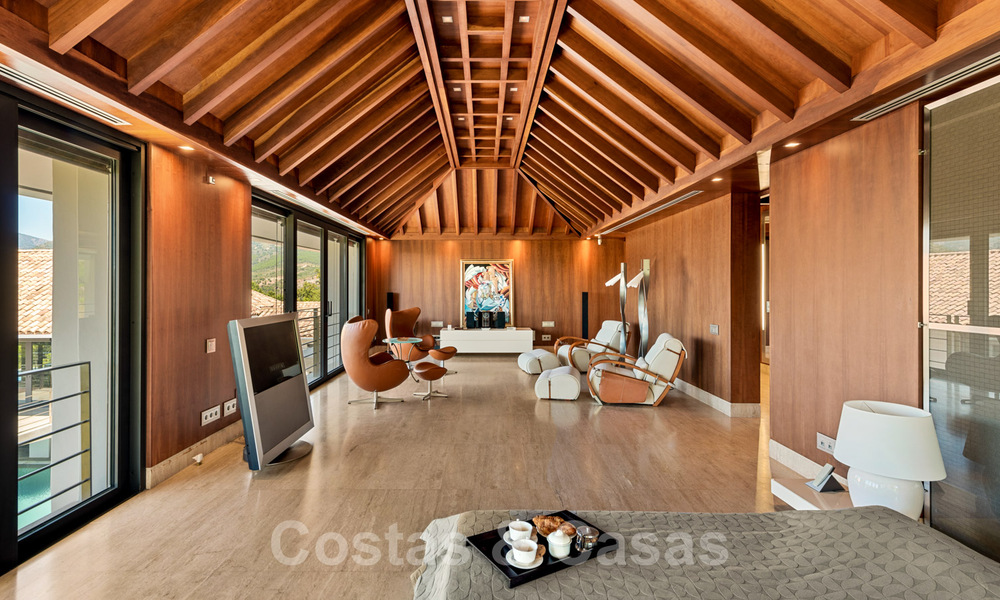Moderne luxevilla te koop met een design interieur, in het exclusieve La Zagaleta Golfresort, Benahavis - Marbella 41212