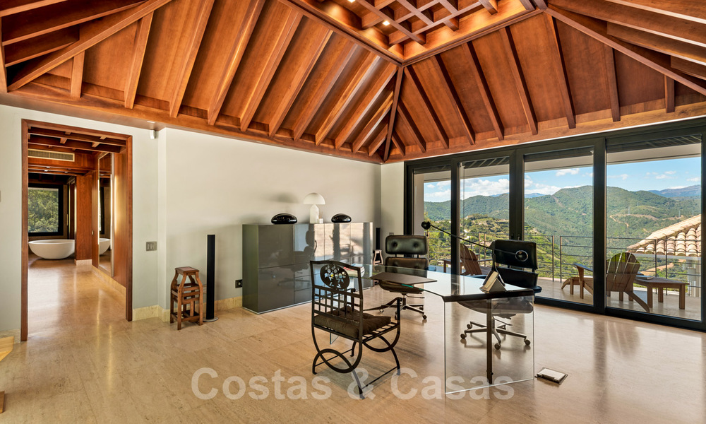 Moderne luxevilla te koop met een design interieur, in het exclusieve La Zagaleta Golfresort, Benahavis - Marbella 41216
