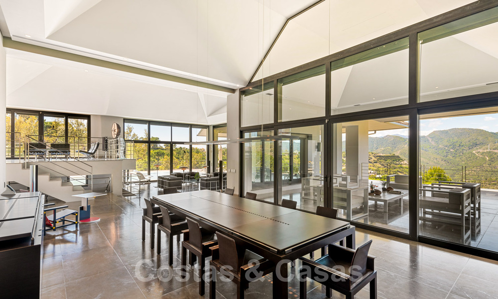 Moderne luxevilla te koop met een design interieur, in het exclusieve La Zagaleta Golfresort, Benahavis - Marbella 41220