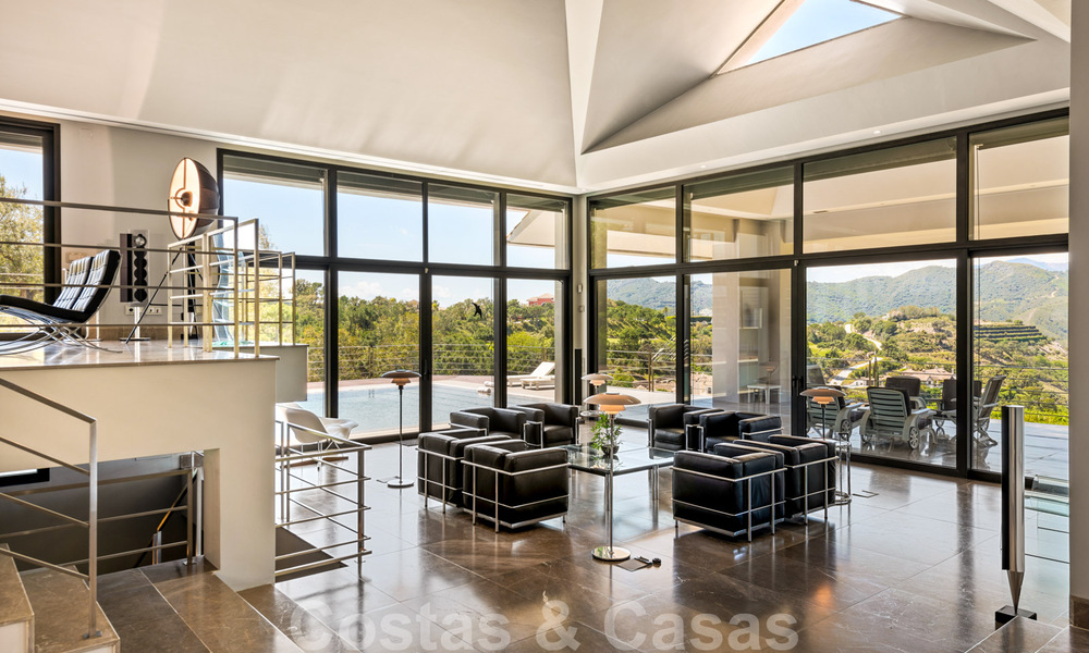 Moderne luxevilla te koop met een design interieur, in het exclusieve La Zagaleta Golfresort, Benahavis - Marbella 41222