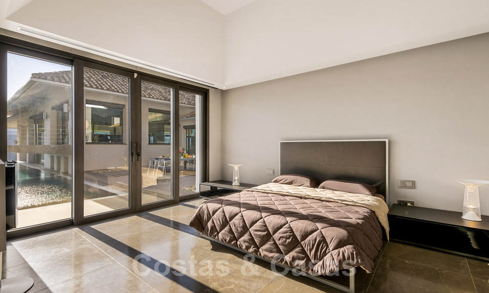Moderne luxevilla te koop met een design interieur, in het exclusieve La Zagaleta Golfresort, Benahavis - Marbella 41243