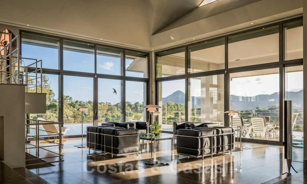 Moderne luxevilla te koop met een design interieur, in het exclusieve La Zagaleta Golfresort, Benahavis - Marbella 41257
