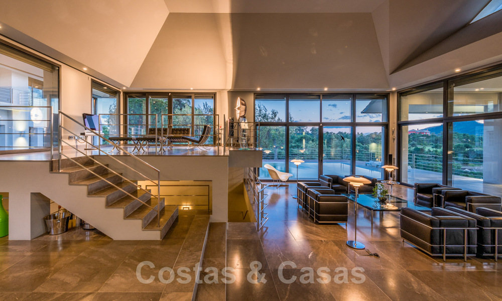 Moderne luxevilla te koop met een design interieur, in het exclusieve La Zagaleta Golfresort, Benahavis - Marbella 41269