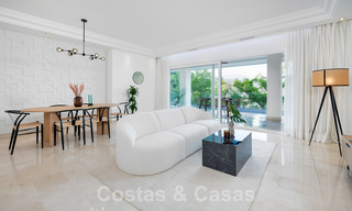 Gerenoveerd, modern appartement te koop met een ruim terras te Nueva Andalucia, Marbella 41347 