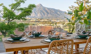 Gerenoveerd, modern appartement te koop met een ruim terras te Nueva Andalucia, Marbella 41349 