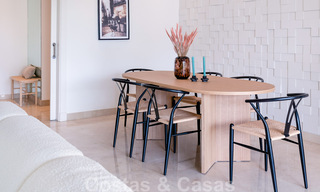 Gerenoveerd, modern appartement te koop met een ruim terras te Nueva Andalucia, Marbella 41357 