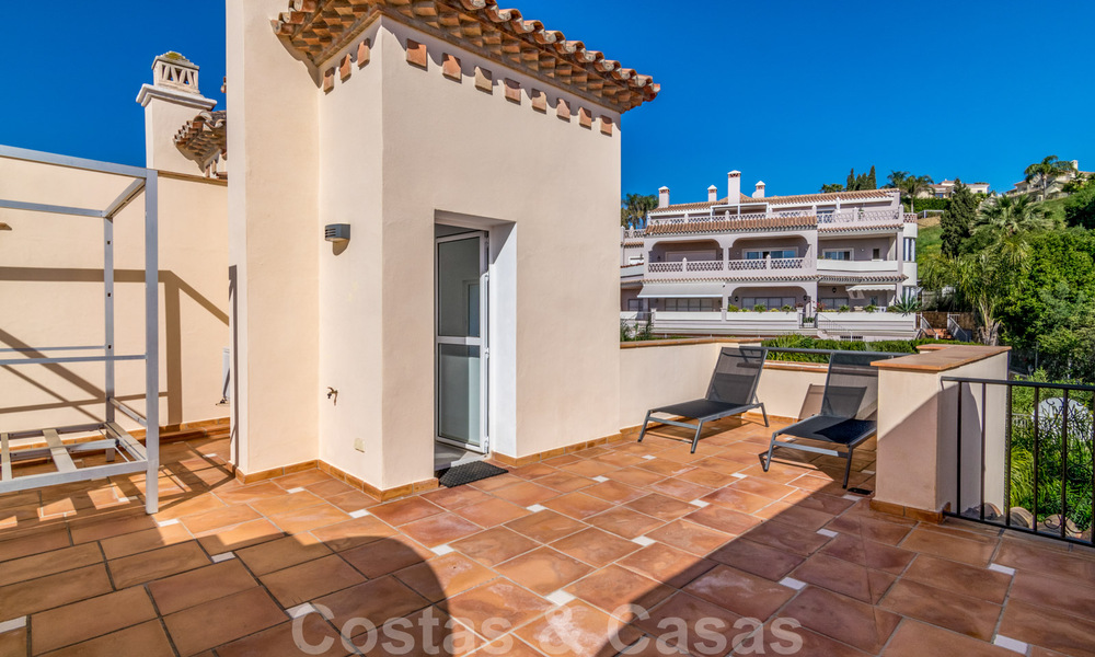 Luxueus, duplex penthouse te koop met panoramisch zeezicht in Benahavis - Marbella 41428