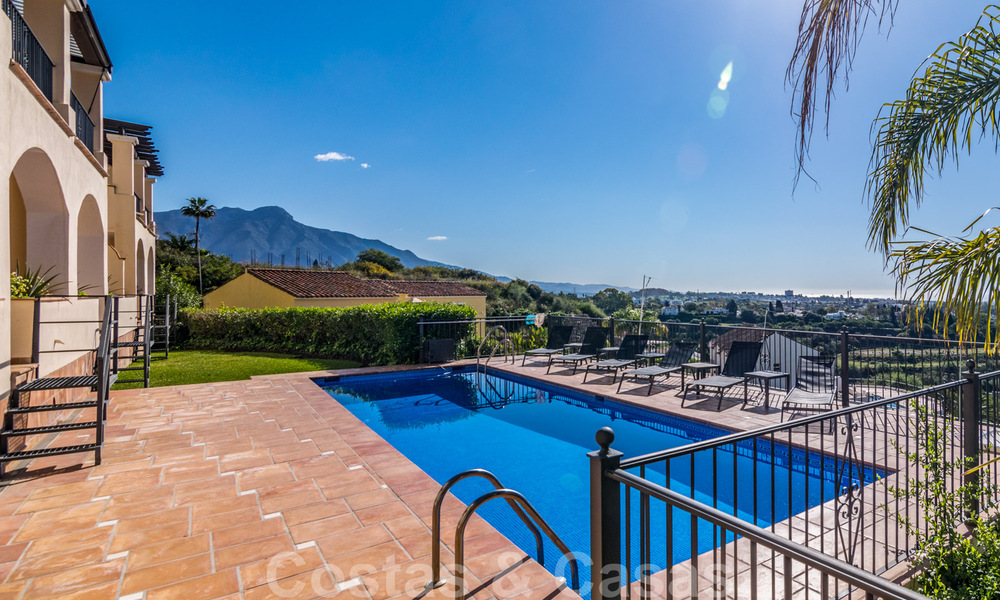 Luxueus, duplex penthouse te koop met panoramisch zeezicht in Benahavis - Marbella 41445