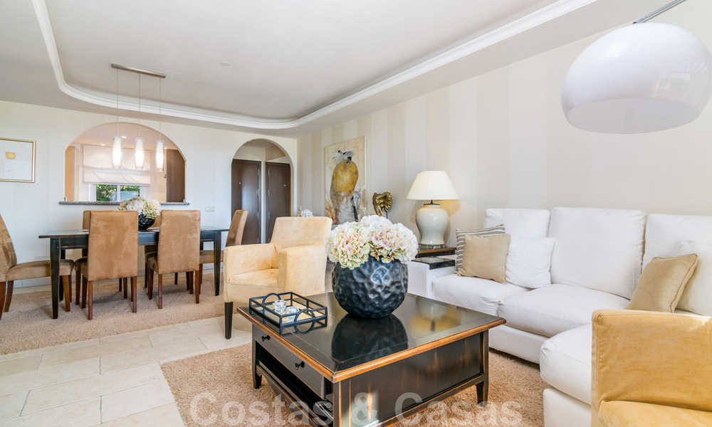 Luxueus, duplex penthouse te koop met panoramisch zeezicht in Benahavis - Marbella 41457