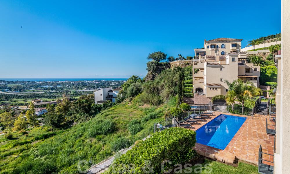 Luxueus, duplex penthouse te koop met panoramisch zeezicht in Benahavis - Marbella 41462