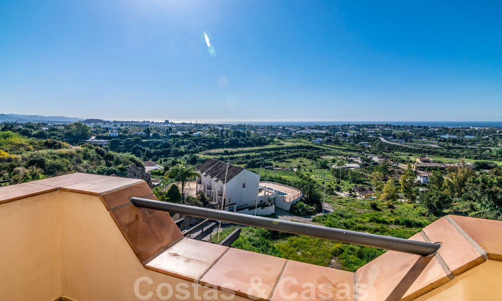 Luxueus, duplex penthouse te koop met panoramisch zeezicht in Benahavis - Marbella 41477