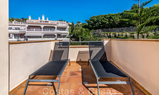 Luxueus, duplex penthouse te koop met panoramisch zeezicht in Benahavis - Marbella 41487 
