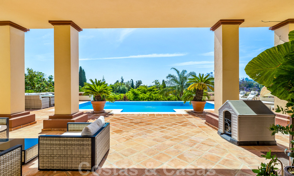 Spaanse, luxevilla te koop, met zicht op het landschap en de zee, in Marbella - Benahavis 41540