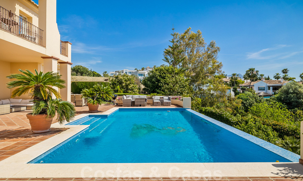 Spaanse, luxevilla te koop, met zicht op het landschap en de zee, in Marbella - Benahavis 41544