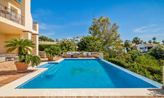 Spaanse, luxevilla te koop, met zicht op het landschap en de zee, in Marbella - Benahavis 41544 