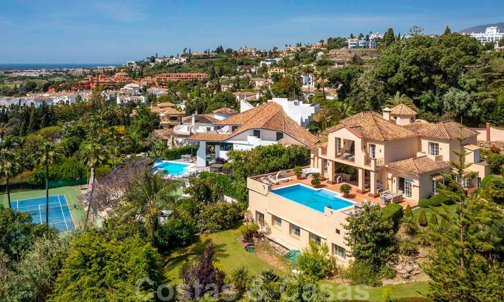 Spaanse, luxevilla te koop, met zicht op het landschap en de zee, in Marbella - Benahavis 41566