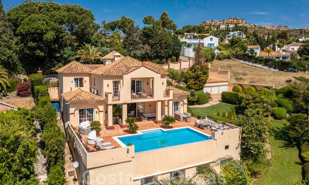 Spaanse, luxevilla te koop, met zicht op het landschap en de zee, in Marbella - Benahavis 41567