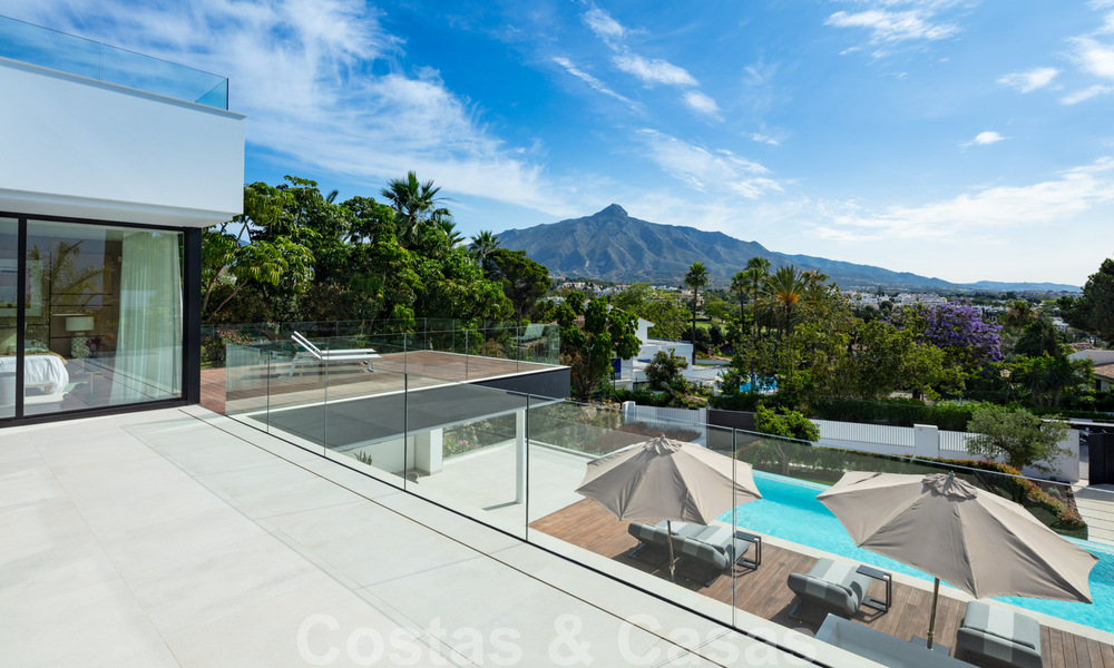 Luxueuze, LA-stijl villa te koop, met een open zicht op de La Concha berg in Nueva Andalucia - Marbella 41714
