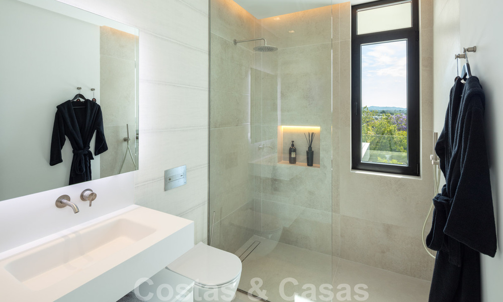 Luxueuze, LA-stijl villa te koop, met een open zicht op de La Concha berg in Nueva Andalucia - Marbella 41716