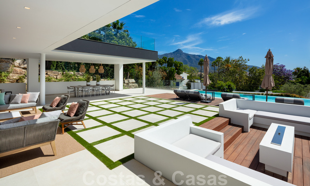 Luxueuze, LA-stijl villa te koop, met een open zicht op de La Concha berg in Nueva Andalucia - Marbella 41722