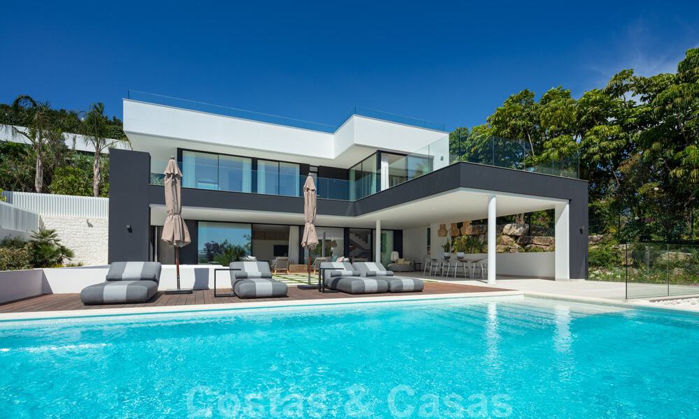 Luxueuze, LA-stijl villa te koop, met een open zicht op de La Concha berg in Nueva Andalucia - Marbella 41723