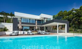 Luxueuze, LA-stijl villa te koop, met een open zicht op de La Concha berg in Nueva Andalucia - Marbella 41723 