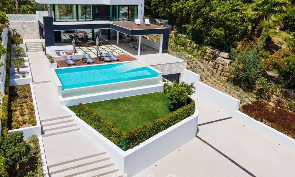 Luxueuze, LA-stijl villa te koop, met een open zicht op de La Concha berg in Nueva Andalucia - Marbella 41734