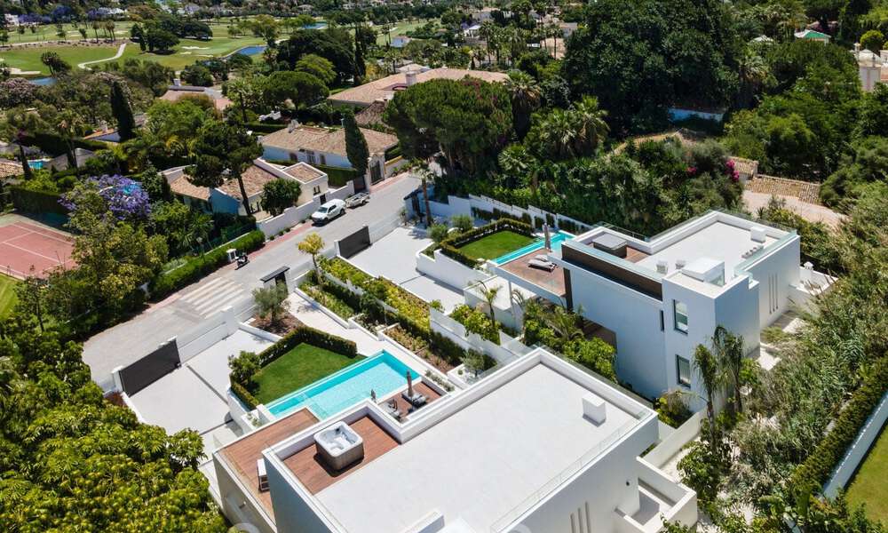 Luxueuze, LA-stijl villa te koop, met een open zicht op de La Concha berg in Nueva Andalucia - Marbella 41736