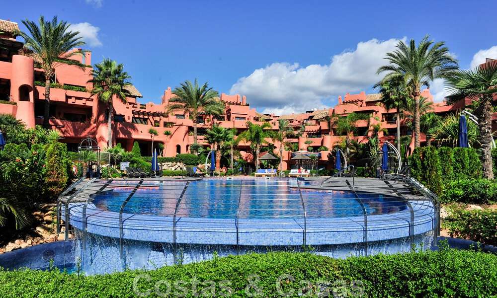 Torre Bermeja: Ruime luxe appartementen te koop in een exclusief, frontline strandcomplex, tussen Marbella en Estepona 42270