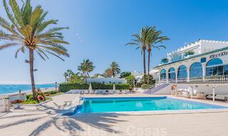 Charmant huis te koop, in een complex direct aan het strand, met prachtig zeezicht op de Golden Mile - Marbella 41613 