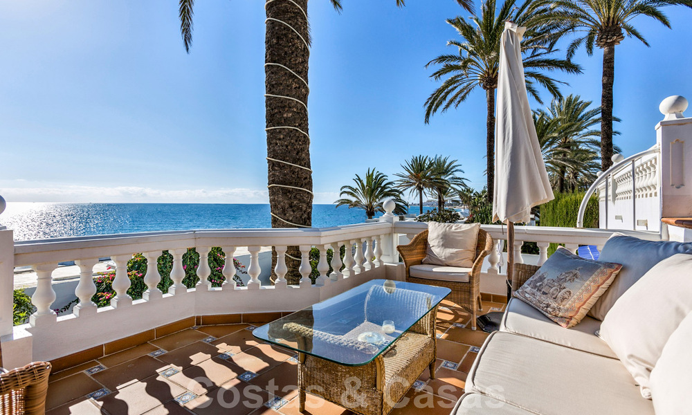 Charmant huis te koop, in een complex direct aan het strand, met prachtig zeezicht op de Golden Mile - Marbella 41631