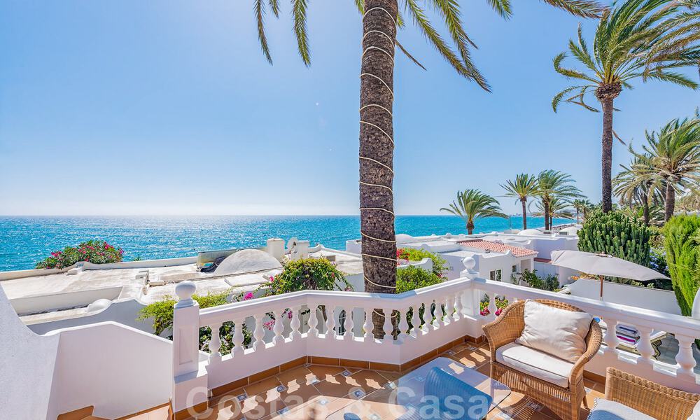 Charmant huis te koop, in een complex direct aan het strand, met prachtig zeezicht op de Golden Mile - Marbella 41637