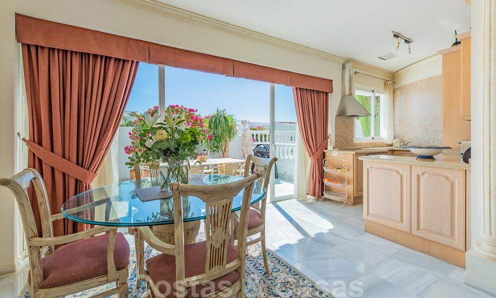 Charmant huis te koop, in een complex direct aan het strand, met prachtig zeezicht op de Golden Mile - Marbella 41653